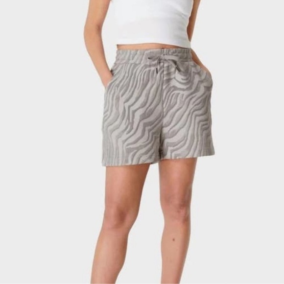 Sweaty Betty Organic Cotton Animal Print Athletic Shorts French Terry - Picture 1 of 7